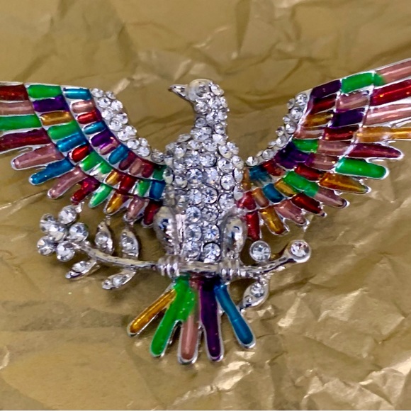 Vintage inspired brooch - NWOT ✅ - Picture 3 of 6